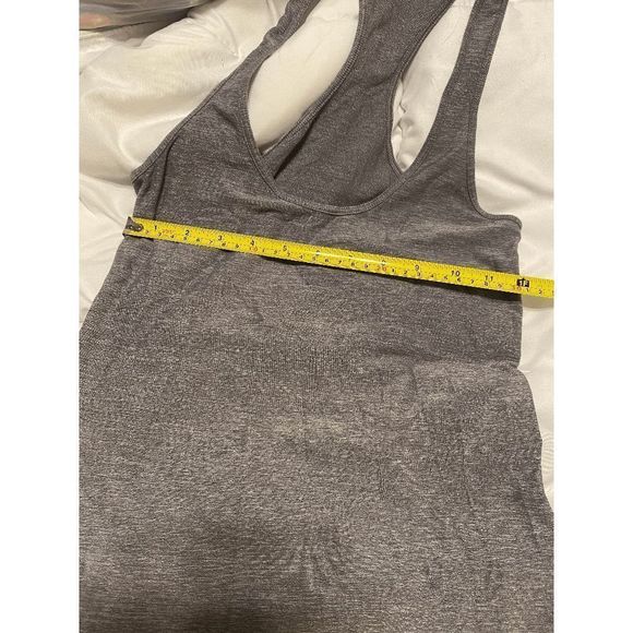 Lululemon Women's Gray Racerback Sleeveless Scoop Neck Tank Top Size 6 - Picture 2 of 5